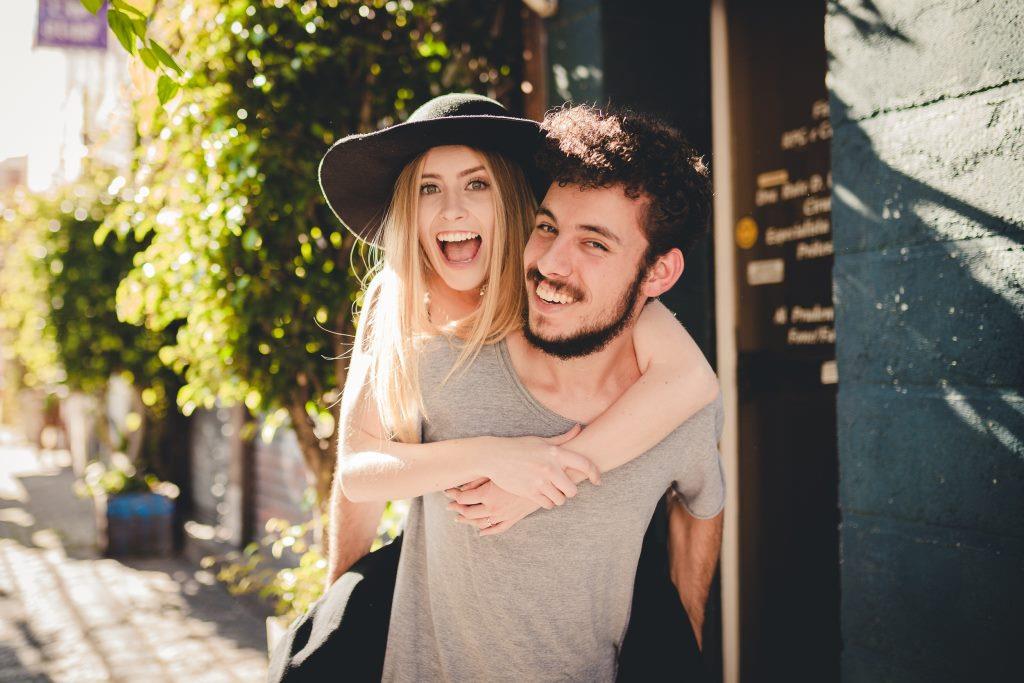 How AmoLatina.com Connects You with Singles Worldwide
